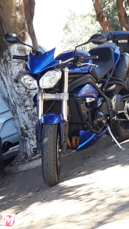 moto-triumph-speed-triple-speed-triple-1050-por-r3750000-em-samambaia-df-big-1