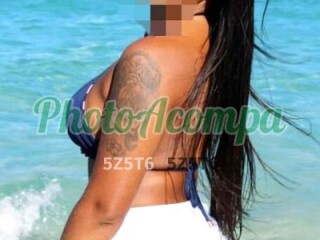 Bruna moreninha bronzeada tatuada e rabuda por curta temporada 