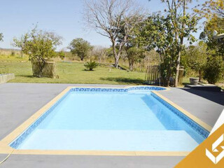 Chácara, Sítio e Rancho de temporada em Caldas Novas, Caldas Novas Goiás. CHÁCARA COM PISCINA AQUECIDA E CAMPO DE FUTEBOL. INDICADA PARA GRUPOS MAIORES.