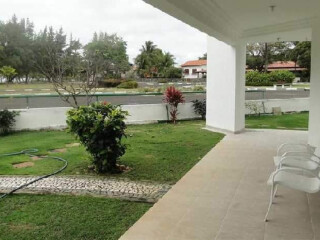 Casa de temporada em Guarajuba, Camacari Bahia. Guarajuba - Casa ampla - Vista mar - 54 - Piscina e Churrasqueira a 50 metros do mar.