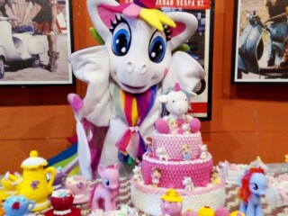 Unicornio cover personagens vivos festa infantil Tatuapé - Profissionais liberais 